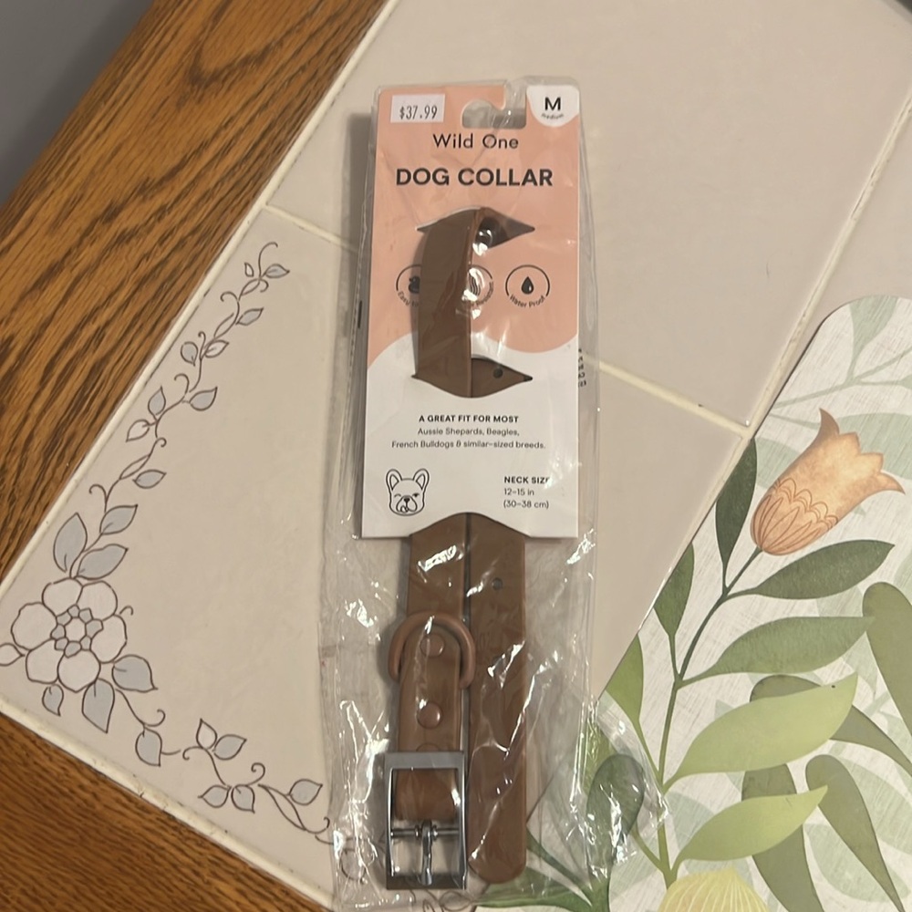Chic Dog Collar in Light Tan